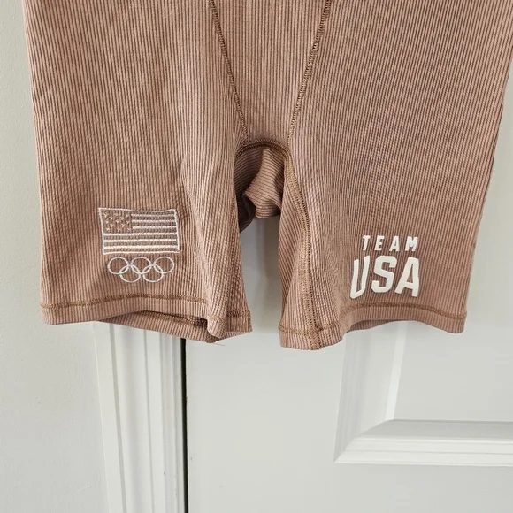SKIMS Team USA Ribbed Boxer Shorts - Picture 4 of 7